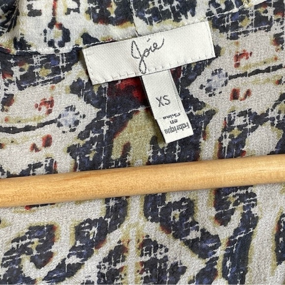 Joie Frazier Silk Blouse Semi Sheer Blue Red Southwest Print Women's Size XS - Picture 5 of 9